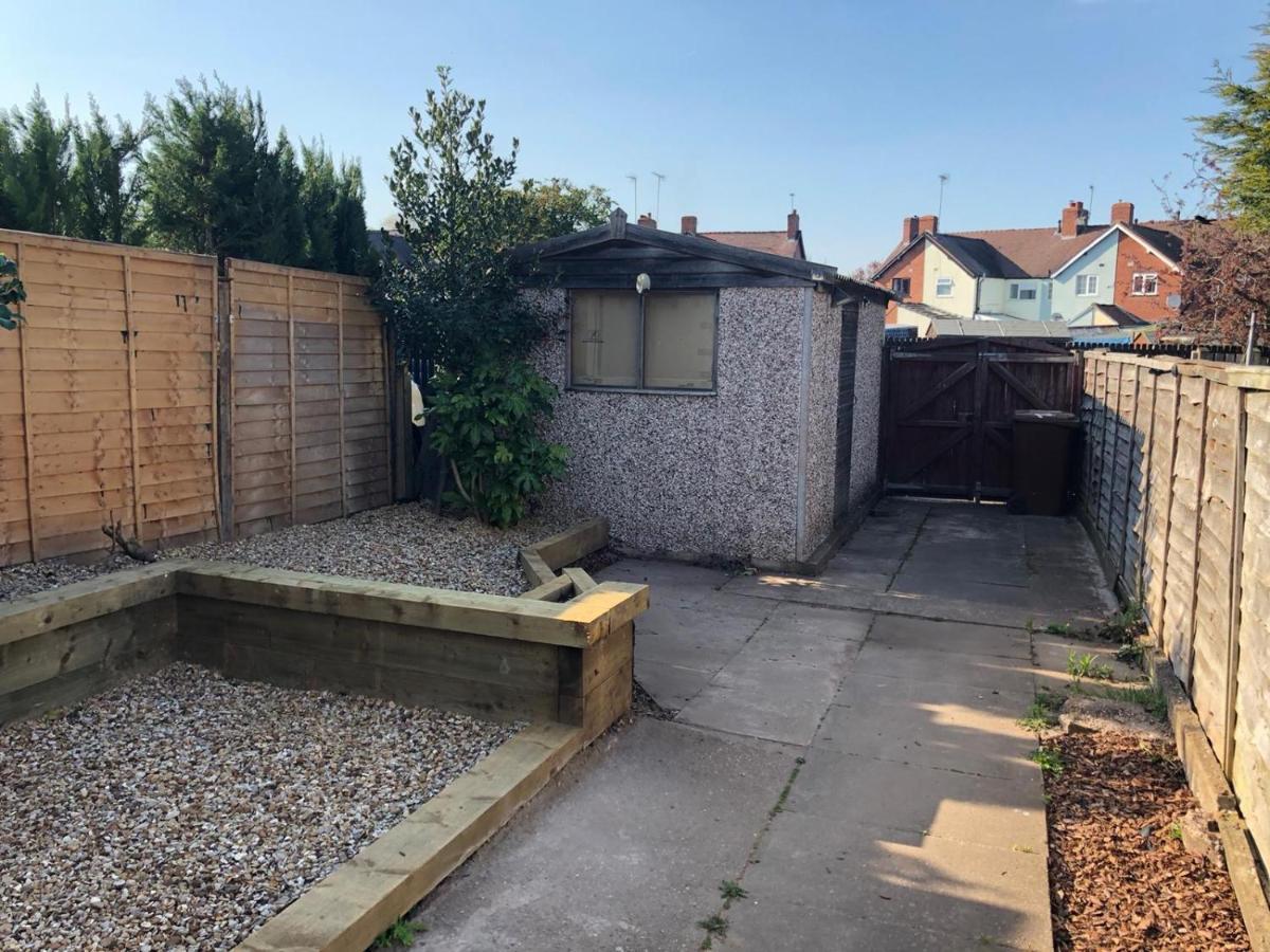 Cannock House ~ 4 Bedrooms All With Ensuite. Rugeley Exterior foto